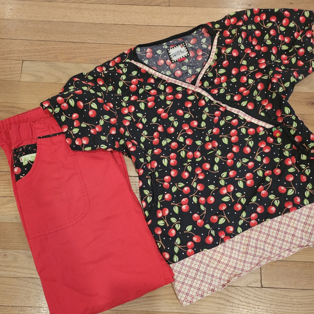 Mary Engelbreit Cherry Scrub Set | Women’s Medium | Black Red V-Neck Top + Pants